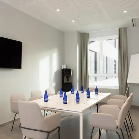 Hampton By Hilton Martiricos Hotel 3*