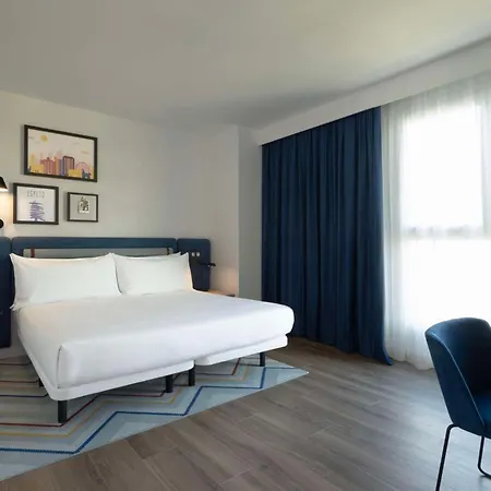 Hampton By Hilton Martiricos 3*