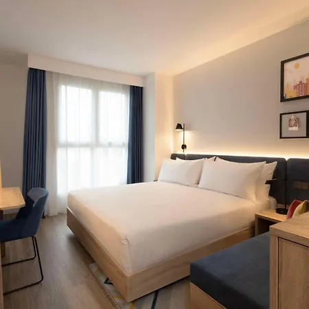 Hampton By Hilton Martiricos 3* Málaga