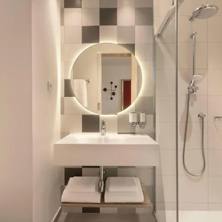Hampton By Hilton Martiricos Hotel 3*