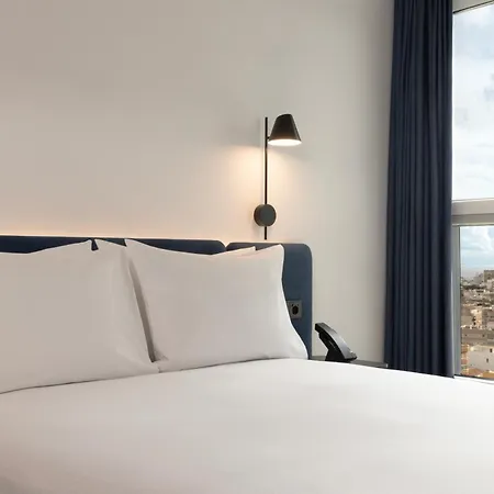 Hotel Hampton By Hilton Martiricos 3*