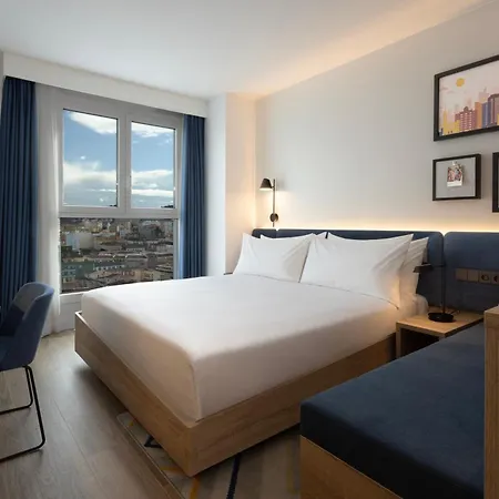Hampton By Hilton Martiricos 3*