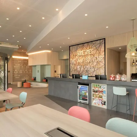 Hotel Hampton By Hilton Martiricos 3*